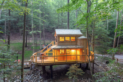 Beech Treehouse  Hocking Hills Treehouse Cabins - The Beech Treehouse is the perfect romantic getaway for two at Hocking Hills Treehouse Cabins
